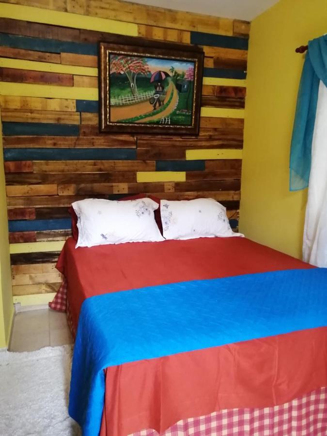 La Famosa Costillas A La Lena Jarabacoa Esterno foto